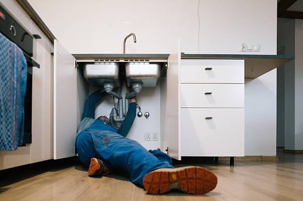 Professional Leak Detection technician working in New Port Richey, FL